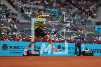 2023-05-02 - Carlos Alcaraz (Esp) against Alexander Zverev (Ger) during the Mutua Madrid Open 2023, Masters 1000 tennis tournament on May 2, 2023 at Caja Magica in Madrid, Spain - TENNIS - MUTUA MADRID OPEN 2023 - INTERNATIONALS - TENNIS