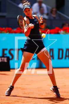 2023-05-03 - Veronika Kudermetova of Russia in action against Jessica Pegula of United States during the Mutua Madrid Open 2023, Masters 1000 tennis tournament on May 3, 2023 at Caja Magica in Madrid, Spain - TENNIS - MUTUA MADRID OPEN 2023 - INTERNATIONALS - TENNIS