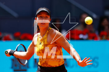 2023-05-03 - Jessica Pegula of United States in action against Veronika Kudermetova of Russia during the Mutua Madrid Open 2023, Masters 1000 tennis tournament on May 3, 2023 at Caja Magica in Madrid, Spain - TENNIS - MUTUA MADRID OPEN 2023 - INTERNATIONALS - TENNIS