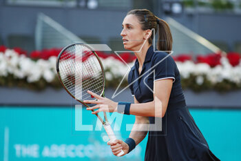 2023-05-03 - Petra Martic of Croatia in action against Iga Swiatek of Poland during the Mutua Madrid Open 2023, Masters 1000 tennis tournament on May 3, 2023 at Caja Magica in Madrid, Spain - TENNIS - MUTUA MADRID OPEN 2023 - INTERNATIONALS - TENNIS