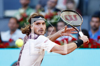 2023-05-04 - Stefanos Tsitsipas of Greece in action against Jan Lennard Struff of Germany during the Mutua Madrid Open 2023, Masters 1000 tennis tournament on May 4, 2023 at Caja Magica in Madrid, Spain - TENNIS - MUTUA MADRID OPEN 2023 - INTERNATIONALS - TENNIS