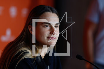 2023-05-04 - Aryna Sabalenka of Belarus speaks to the media during the Mutua Madrid Open 2023, Masters 1000 tennis tournament on May 4, 2023 at Caja Magica in Madrid, Spain - TENNIS - MUTUA MADRID OPEN 2023 - INTERNATIONALS - TENNIS