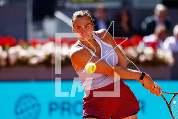 2023-05-04 - Aryna Sabalenka of Belarus in action against Maria Sakkari of Greece during the Mutua Madrid Open 2023, Masters 1000 tennis tournament on May 4, 2023 at Caja Magica in Madrid, Spain - TENNIS - MUTUA MADRID OPEN 2023 - INTERNATIONALS - TENNIS