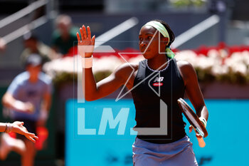 2023-05-05 - Coco Gauff of United States plays doubles with Jessica Pegula of United States against Marta Kostyuk of Ukraine and Elena-Gabriela Ruse of Romania during the Mutua Madrid Open 2023, Masters 1000 tennis tournament on May 5, 2023 at Caja Magica in Madrid, Spain - TENNIS - MUTUA MADRID OPEN 2023 - INTERNATIONALS - TENNIS