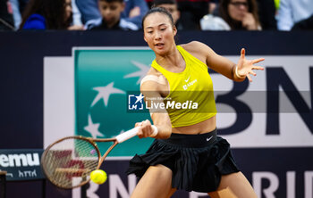 2023-05-13 - Qinwen Zheng of China in action against Anna Bondar of Hungary during the third round of the 2023 Internazionali BNL d’Italia, Masters 1000 tennis tournament on May 13, 2023 at Foro Italico in Rome, Italy - TENNIS - 2023 INTERNAZIONALI BNL D'ITALIA - INTERNATIONALS - TENNIS