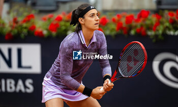 2023-05-13 - Caroline Garcia of France in action against Camila Osorio of Colombia during the third round of the 2023 Internazionali BNL d’Italia, Masters 1000 tennis tournament on May 13, 2023 at Foro Italico in Rome, Italy - TENNIS - 2023 INTERNAZIONALI BNL D'ITALIA - INTERNATIONALS - TENNIS