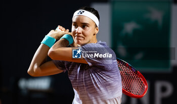 2023-05-16 - Anhelina Kalinina of Ukraine in action during the quarter-final of the 2023 Internazionali BNL d’Italia, Masters 1000 tennis tournament on May 16, 2023 at Foro Italico in Rome, Italy - TENNIS - 2023 INTERNAZIONALI BNL D'ITALIA - INTERNATIONALS - TENNIS