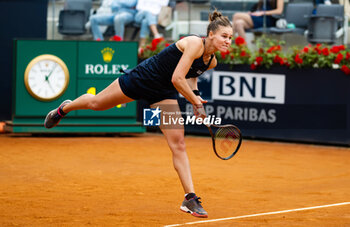 2023-05-19 - Veronika Kudermetova of Russia in action against Anhelina Kalinina of Ukraine during the semi-final of the 2023 Internazionali BNL d’Italia, Masters 1000 tennis tournament on May 19, 2023 at Foro Italico in Rome, Italy - TENNIS - 2023 INTERNAZIONALI BNL D'ITALIA - INTERNATIONALS - TENNIS