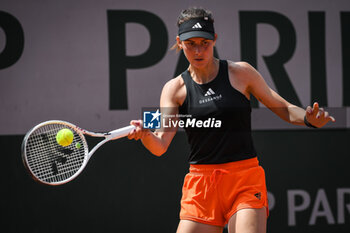 2023-05-22 - Audrey ALBIE of France during the first qualifying day of Roland-Garros 2023, Grand Slam tennis tournament, Previews on May 22, 2023 at Roland-Garros stadium in Paris, France - TENNIS - ROLAND GARROS 2023 - PREVIEWS - INTERNATIONALS - TENNIS