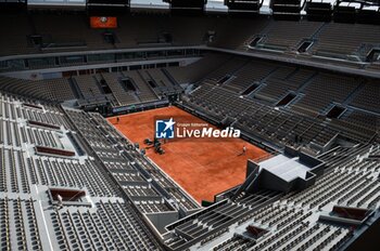 2023-05-22 - General view of Court Philippe Chatrier during Roland-Garros 2023, Grand Slam tennis tournament, Previews on May 22, 2023 at Roland-Garros stadium in Paris, France - TENNIS - ROLAND GARROS 2023 - PREVIEWS - INTERNATIONALS - TENNIS