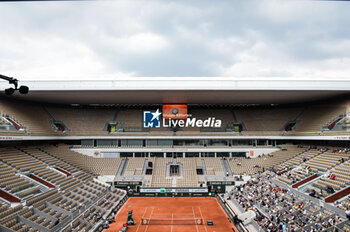 2023-05-22 - General view of Court Philippe Chatrier during Roland-Garros 2023, Grand Slam tennis tournament, Previews on May 22, 2023 at Roland-Garros stadium in Paris, France - TENNIS - ROLAND GARROS 2023 - PREVIEWS - INTERNATIONALS - TENNIS