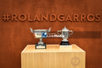 2023-05-22 - Exhibition of the Roland Garros trophies in the men's and women's individual category during Roland-Garros 2023, Grand Slam tennis tournament, Previews on May 22, 2023 at Roland-Garros stadium in Paris, France - TENNIS - ROLAND GARROS 2023 - PREVIEWS - INTERNATIONALS - TENNIS