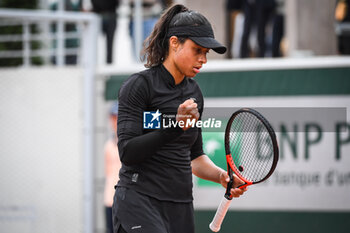 2023-05-23 - Emeline DARTRON of France celebrates his point during the second qualifying day of Roland-Garros 2023, Grand Slam tennis tournament, Previews on May 23, 2023 at Roland-Garros stadium in Paris, France - TENNIS - ROLAND GARROS 2023 - PREVIEWS - INTERNATIONALS - TENNIS