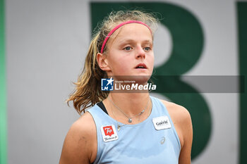 2023-05-23 - Alice ROBBE of France during the second qualifying day of Roland-Garros 2023, Grand Slam tennis tournament, Previews on May 23, 2023 at Roland-Garros stadium in Paris, France - TENNIS - ROLAND GARROS 2023 - PREVIEWS - INTERNATIONALS - TENNIS