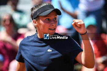 2023-05-24 - Nina RADOVANOVIC of France celebrates his point during the third qualifying day of Roland-Garros 2023, Grand Slam tennis tournament, Previews on May 24, 2023 at Roland-Garros stadium in Paris, France - TENNIS - ROLAND GARROS 2023 - PREVIEWS - INTERNATIONALS - TENNIS
