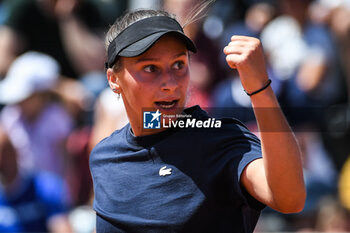 2023-05-24 - Nina RADOVANOVIC of France celebrates his point during the third qualifying day of Roland-Garros 2023, Grand Slam tennis tournament, Previews on May 24, 2023 at Roland-Garros stadium in Paris, France - TENNIS - ROLAND GARROS 2023 - PREVIEWS - INTERNATIONALS - TENNIS
