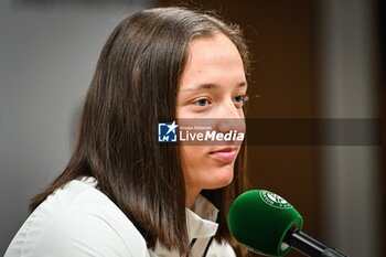 2023-05-26 - Iga SWIATEK of Poland during Roland-Garros 2023, Grand Slam tennis tournament, Previews on May 26, 2023 at Roland-Garros stadium in Paris, France - TENNIS - ROLAND GARROS 2023 - PREVIEWS - INTERNATIONALS - TENNIS