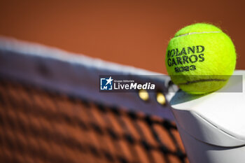 2023-05-26 - Illustration of the official ball during the fifth qualifying day of Roland-Garros 2023, Grand Slam tennis tournament, Previews on May 26, 2023 at Roland-Garros stadium in Paris, France - TENNIS - ROLAND GARROS 2023 - PREVIEWS - INTERNATIONALS - TENNIS