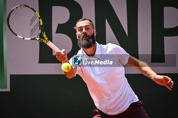 2023-05-27 - Benoit PAIRE of France during an exhibition match of Roland-Garros 2023, Grand Slam tennis tournament, Previews on May 27, 2023 at Roland-Garros stadium in Paris, France - TENNIS - ROLAND GARROS 2023 - PREVIEWS - INTERNATIONALS - TENNIS