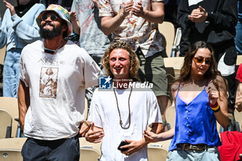 2023-05-27 - Former French-US basketball player Joakim NOAH, French model Jenaye NOAH and Joalukas NOAH during their father's concert French singer and former tennis player Yannick NOAH at Roland-Garros 2023, Grand Slam tennis tournament, Previews on May 27, 2023 at Roland-Garros stadium in Paris, France - TENNIS - ROLAND GARROS 2023 - PREVIEWS - INTERNATIONALS - TENNIS
