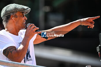2023-05-27 - French singer and former tennis player Yannick NOAH performs on stage during a concert at Roland-Garros 2023, Grand Slam tennis tournament, Previews on May 27, 2023 at Roland-Garros stadium in Paris, France - TENNIS - ROLAND GARROS 2023 - PREVIEWS - INTERNATIONALS - TENNIS