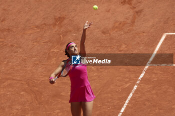 2023-05-27 - Caroline Garcia of France warms up on the eve of the French Open 2023, second Grand Slam tennis tournament of the season on May 27, 2023 at stade Roland-Garros in Paris, France - TENNIS - ROLAND GARROS 2023 - PREVIEWS - INTERNATIONALS - TENNIS
