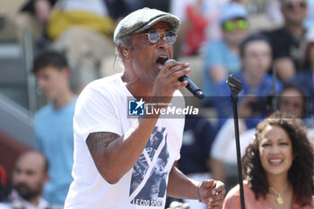 2023-05-27 - Yannick Noah of France performs during a concert on Central Court 40 years after his victory at the French Open 1983 during Kids' Day now baptised 'Yannick Noah Day' on the eve of the French Open 2023, second Grand Slam tennis tournament of the season on May 27, 2023 at stade Roland-Garros in Paris, France - TENNIS - ROLAND GARROS 2023 - PREVIEWS - INTERNATIONALS - TENNIS