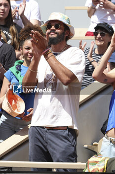 2023-05-27 - Joakim Noah attends his father'sYannick Noah concert on Central Court 40 years after his victory at the French Open 1983 during Kids' Day now baptised 'Yannick Noah Day' on the eve of the French Open 2023, second Grand Slam tennis tournament of the season on May 27, 2023 at stade Roland-Garros in Paris, France - TENNIS - ROLAND GARROS 2023 - PREVIEWS - INTERNATIONALS - TENNIS