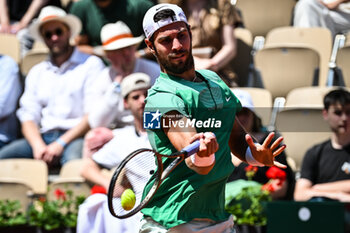 2023-05-28 - Karen KHACHANOV of Russia during the first day of Roland-Garros 2023, Grand Slam tennis tournament, on May 28, 2023 at Roland-Garros stadium in Paris, France - TENNIS - ROLAND GARROS 2023 - WEEK 1 - INTERNATIONALS - TENNIS