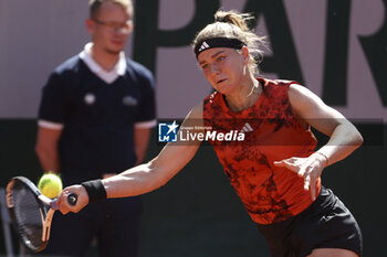 2023-05-28 - Karolina Muchova of Czech Republic during day 1 of the 2023 French Open, Roland-Garros 2023, second Grand Slam tennis tournament of the year, on May 28, 2023 at stade Roland-Garros in Paris, France - TENNIS - ROLAND GARROS 2023 - WEEK 1 - INTERNATIONALS - TENNIS