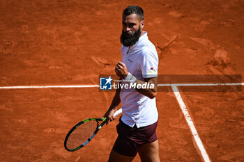 2023-05-29 - Benoit PAIRE of France celebrates his point during the second day of Roland-Garros 2023, Grand Slam tennis tournament, on May 29, 2023 at Roland-Garros stadium in Paris, France - TENNIS - ROLAND GARROS 2023 - WEEK 1 - INTERNATIONALS - TENNIS