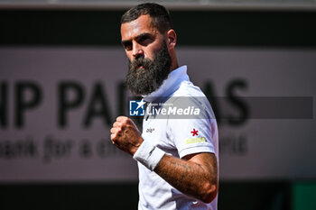2023-05-29 - Benoit PAIRE of France celebrates his point during the second day of Roland-Garros 2023, Grand Slam tennis tournament, on May 29, 2023 at Roland-Garros stadium in Paris, France - TENNIS - ROLAND GARROS 2023 - WEEK 1 - INTERNATIONALS - TENNIS