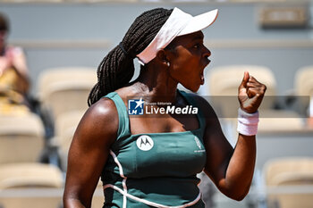 2023-05-29 - Sloane STEPHENS of United States celebrates his point during the second day of Roland-Garros 2023, Grand Slam tennis tournament, on May 29, 2023 at Roland-Garros stadium in Paris, France - TENNIS - ROLAND GARROS 2023 - WEEK 1 - INTERNATIONALS - TENNIS