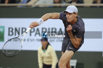 2023-05-29 - Jannik Sinner of Italy during day 2 of the 2023 French Open, Roland-Garros 2023, second Grand Slam tennis tournament of the year, on May 29, 2023 at stade Roland-Garros in Paris, France - TENNIS - ROLAND GARROS 2023 - WEEK 1 - INTERNATIONALS - TENNIS