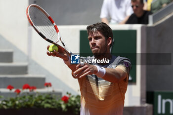 2023-05-29 - Cameron Norrie of Great Britain during day 2 of the 2023 French Open, Roland-Garros 2023, second Grand Slam tennis tournament of the year, on May 29, 2023 at stade Roland-Garros in Paris, France - TENNIS - ROLAND GARROS 2023 - WEEK 1 - INTERNATIONALS - TENNIS