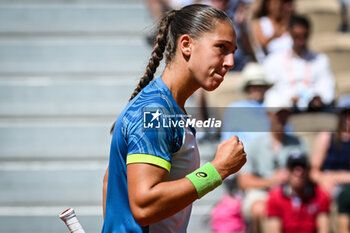 2023-05-30 - Diane PARRY of France celebrates his point during the third day of Roland-Garros 2023, Grand Slam tennis tournament, on May 30, 2023 at Roland-Garros stadium in Paris, France - TENNIS - ROLAND GARROS 2023 - WEEK 1 - INTERNATIONALS - TENNIS