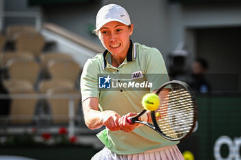 2023-05-30 - Cristina BUCSA of Spain during the third day of Roland-Garros 2023, Grand Slam tennis tournament, on May 30, 2023 at Roland-Garros stadium in Paris, France - TENNIS - ROLAND GARROS 2023 - WEEK 1 - INTERNATIONALS - TENNIS