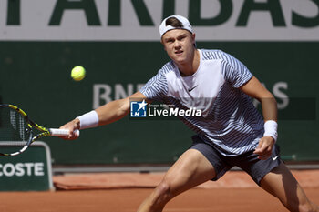 2023-05-30 - Holger Rune of Denmark during day 3 of the 2023 French Open, Roland-Garros 2023, second Grand Slam tennis tournament of the year, on May 30, 2023 at Stade Roland-Garros in Paris, France - TENNIS - ROLAND GARROS 2023 - WEEK 1 - INTERNATIONALS - TENNIS