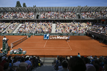 2023-05-30 - General view (overview atmosphere or ambiance ambience illustration) with the crowd (public, people) on Court Simonne-Mathieu during the French Open, Grand Slam tennis tournament on May 30, 2023 at Roland Garros stadium in Paris, France - TENNIS - ROLAND GARROS 2023 - WEEK 1 - INTERNATIONALS - TENNIS