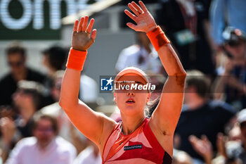 2023-05-31 - Anna BLINKOVA of Russia celebrates his victory during the fourth day of Roland-Garros 2023, Grand Slam tennis tournament, on May 31, 2023 at Roland-Garros stadium in Paris, France - TENNIS - ROLAND GARROS 2023 - WEEK 1 - INTERNATIONALS - TENNIS