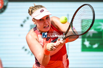 2023-05-31 - Anna BLINKOVA of Russia during the fourth day of Roland-Garros 2023, Grand Slam tennis tournament, on May 31, 2023 at Roland-Garros stadium in Paris, France - TENNIS - ROLAND GARROS 2023 - WEEK 1 - INTERNATIONALS - TENNIS