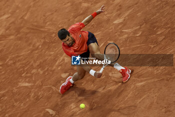 2023-05-31 - Novak Djokovic of Serbia during day 4 of the 2023 French Open, Roland-Garros 2023, second Grand Slam tennis tournament of the year, on May 31, 2023 at Stade Roland-Garros in Paris, France - TENNIS - ROLAND GARROS 2023 - WEEK 1 - INTERNATIONALS - TENNIS