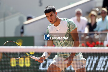 2023-05-31 - Carlos Alcaraz of Spain during day 4 of the 2023 French Open, Roland-Garros 2023, second Grand Slam tennis tournament of the year, on May 31, 2023 at Stade Roland-Garros in Paris, France - TENNIS - ROLAND GARROS 2023 - WEEK 1 - INTERNATIONALS - TENNIS