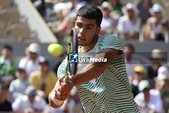 2023-05-31 - Carlos Alcaraz of Spain during day 4 of the 2023 French Open, Roland-Garros 2023, second Grand Slam tennis tournament of the year, on May 31, 2023 at Stade Roland-Garros in Paris, France - TENNIS - ROLAND GARROS 2023 - WEEK 1 - INTERNATIONALS - TENNIS