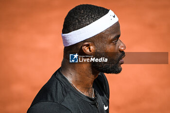 2023-06-01 - Frances TIAFOE of United States during the fifth day of Roland-Garros 2023, Grand Slam tennis tournament, on June 01, 2023 at Roland-Garros stadium in Paris, France - TENNIS - ROLAND GARROS 2023 - WEEK 1 - INTERNATIONALS - TENNIS