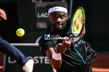 2023-06-01 - Frances TIAFOE of United States during the fifth day of Roland-Garros 2023, Grand Slam tennis tournament, on June 01, 2023 at Roland-Garros stadium in Paris, France - TENNIS - ROLAND GARROS 2023 - WEEK 1 - INTERNATIONALS - TENNIS