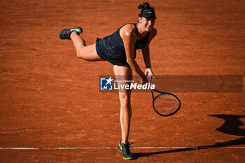 2023-06-01 - Oceane DODIN of France during the fifth day of Roland-Garros 2023, Grand Slam tennis tournament, on June 01, 2023 at Roland-Garros stadium in Paris, France - TENNIS - ROLAND GARROS 2023 - WEEK 1 - INTERNATIONALS - TENNIS