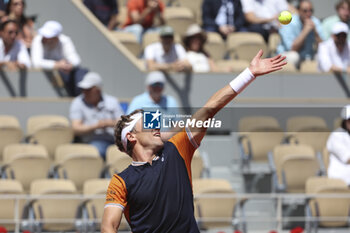 2023-06-01 - Casper Ruud of Norway during day 5 of the 2023 French Open, Roland-Garros 2023, second Grand Slam tennis tournament of the year, on June 1, 2023 at Stade Roland-Garros in Paris, France - TENNIS - ROLAND GARROS 2023 - WEEK 1 - INTERNATIONALS - TENNIS