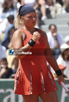 2023-06-01 - Diana Shnaider of Russia during day 5 of the 2023 French Open, Roland-Garros 2023, second Grand Slam tennis tournament of the year, on June 1, 2023 at Stade Roland-Garros in Paris, France - TENNIS - ROLAND GARROS 2023 - WEEK 1 - INTERNATIONALS - TENNIS