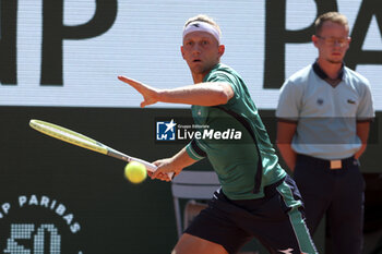 2023-06-02 - Alejandro Davidovich Fokina of Spain during day 6 of the 2023 French Open, Roland-Garros 2023, second Grand Slam tennis tournament of the year, on June 2, 2023 at Stade Roland-Garros in Paris, France - TENNIS - ROLAND GARROS 2023 - WEEK 1 - INTERNATIONALS - TENNIS